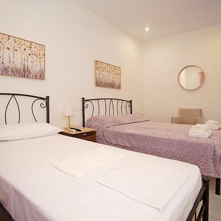 Karnagio Rooms Kyparissia Eksteriør billede