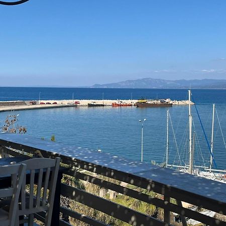Karnagio Rooms Kyparissia Eksteriør billede