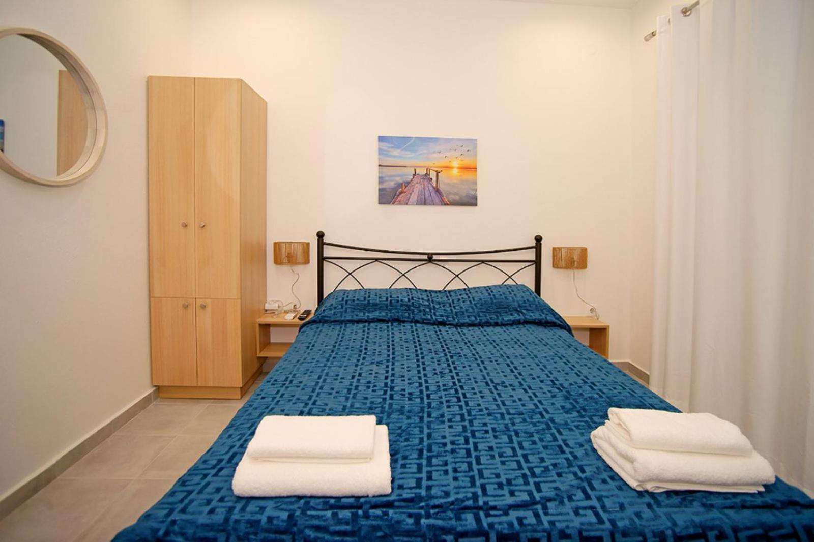 Karnagio Rooms Kyparissia Eksteriør billede