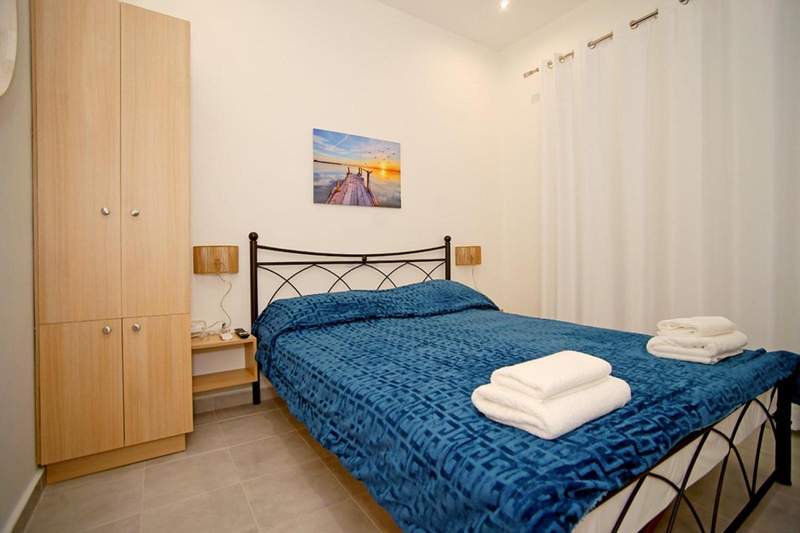 Karnagio Rooms Kyparissia Eksteriør billede